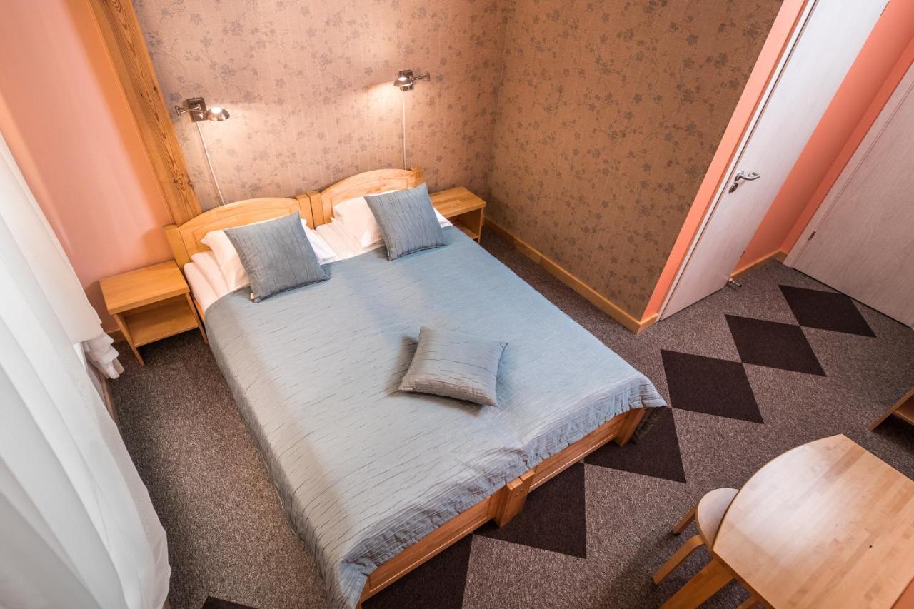 Abzali Hotel And Restaurant With Self Check-In Ādaži Zewnętrze zdjęcie