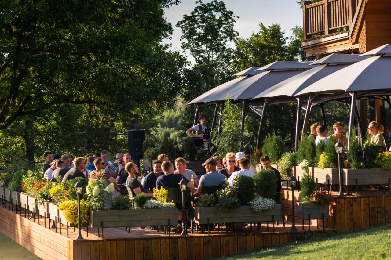 Abzali Hotel And Restaurant With Self Check-In Ādaži Zewnętrze zdjęcie