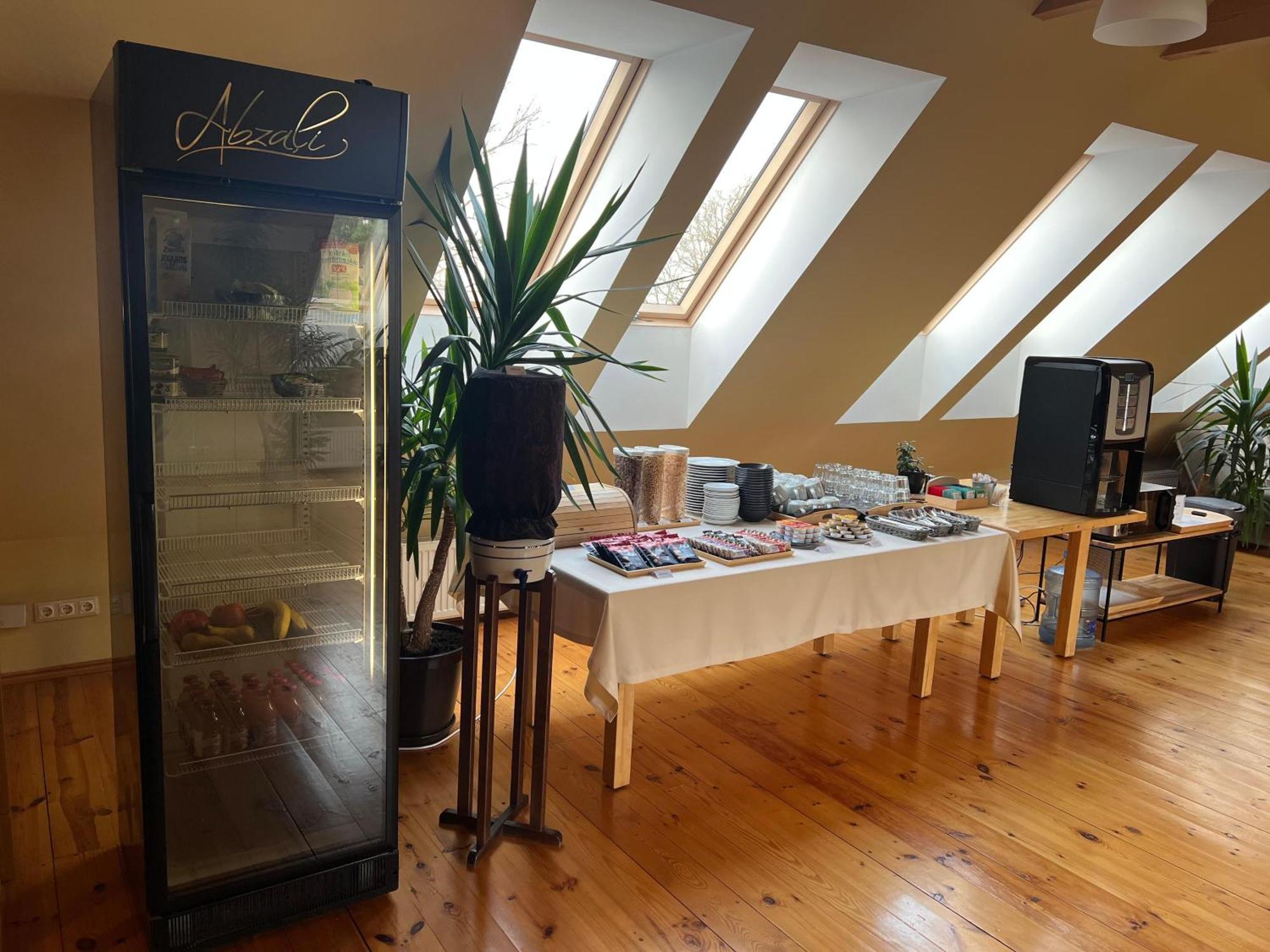 Abzali Hotel And Restaurant With Self Check-In Ādaži Zewnętrze zdjęcie